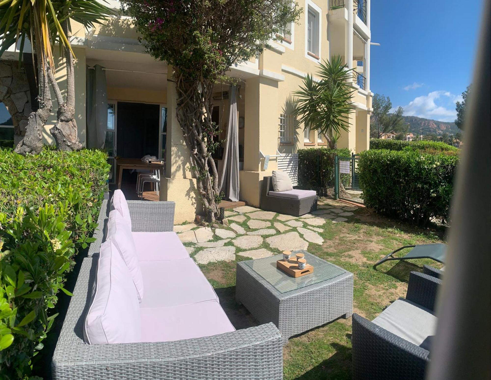 T2 En Rez De Jardin Privatif Cloture , Cap Esterel Pierre Et Vacances ,Piscine Chauffee Des Le 05 Avril Au 02 Novembre Saint-Raphaël Eksteriør billede